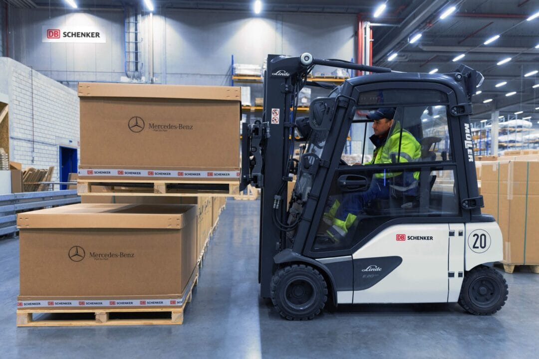 Mercedes-Benz-shipments_1_Credit-DB-Schenker_Torsten-Zimmermann-1080x720.jpg